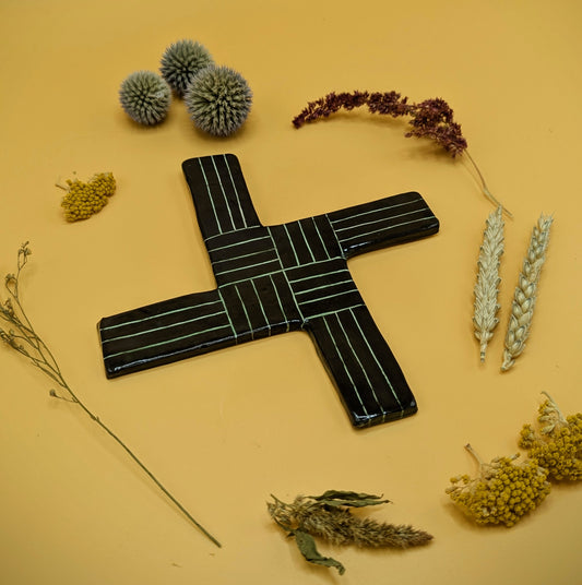 Bride’s Cross - Large Black