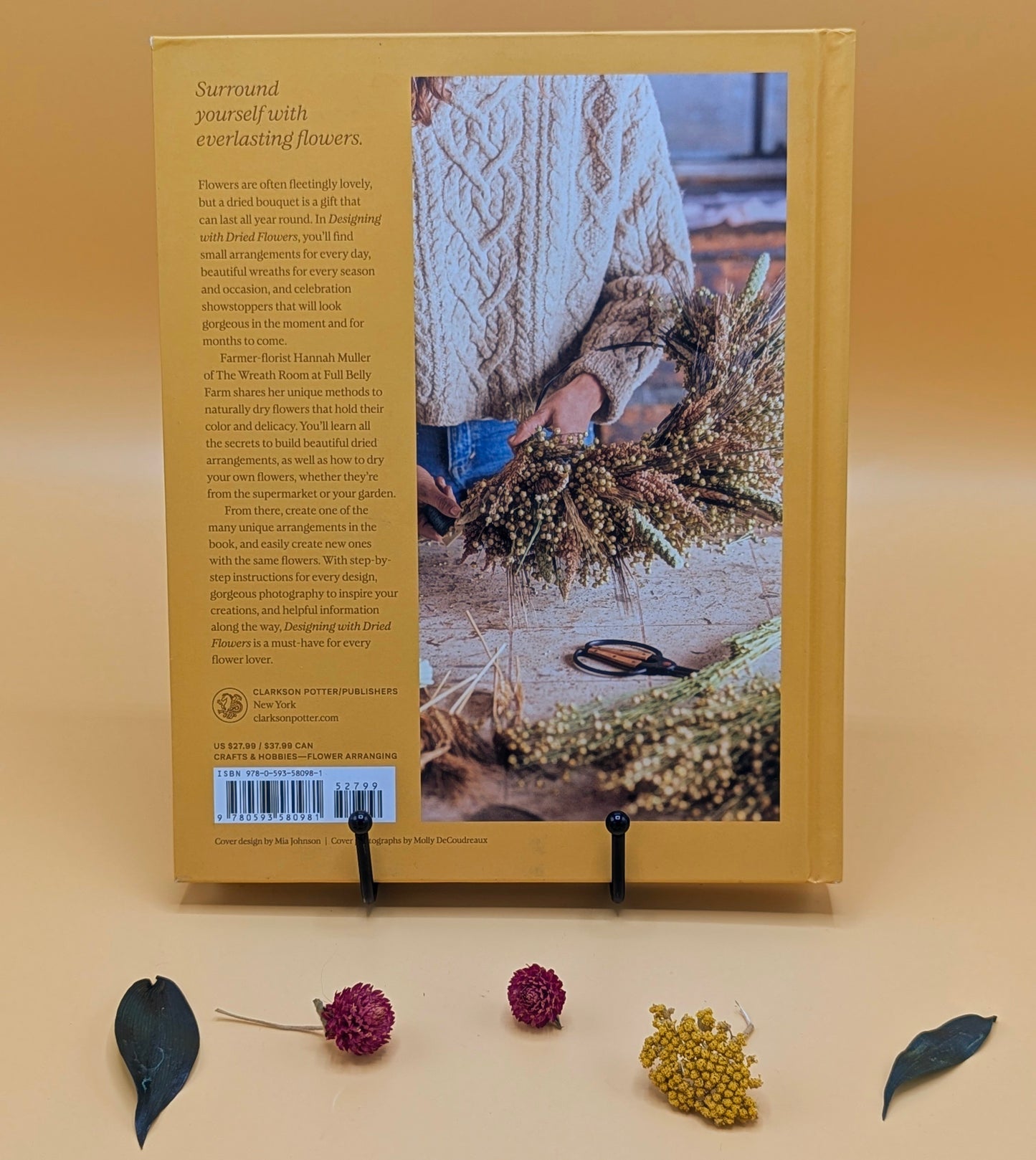Designing with Dried Flowers : Creating Everlasting Arrangements
