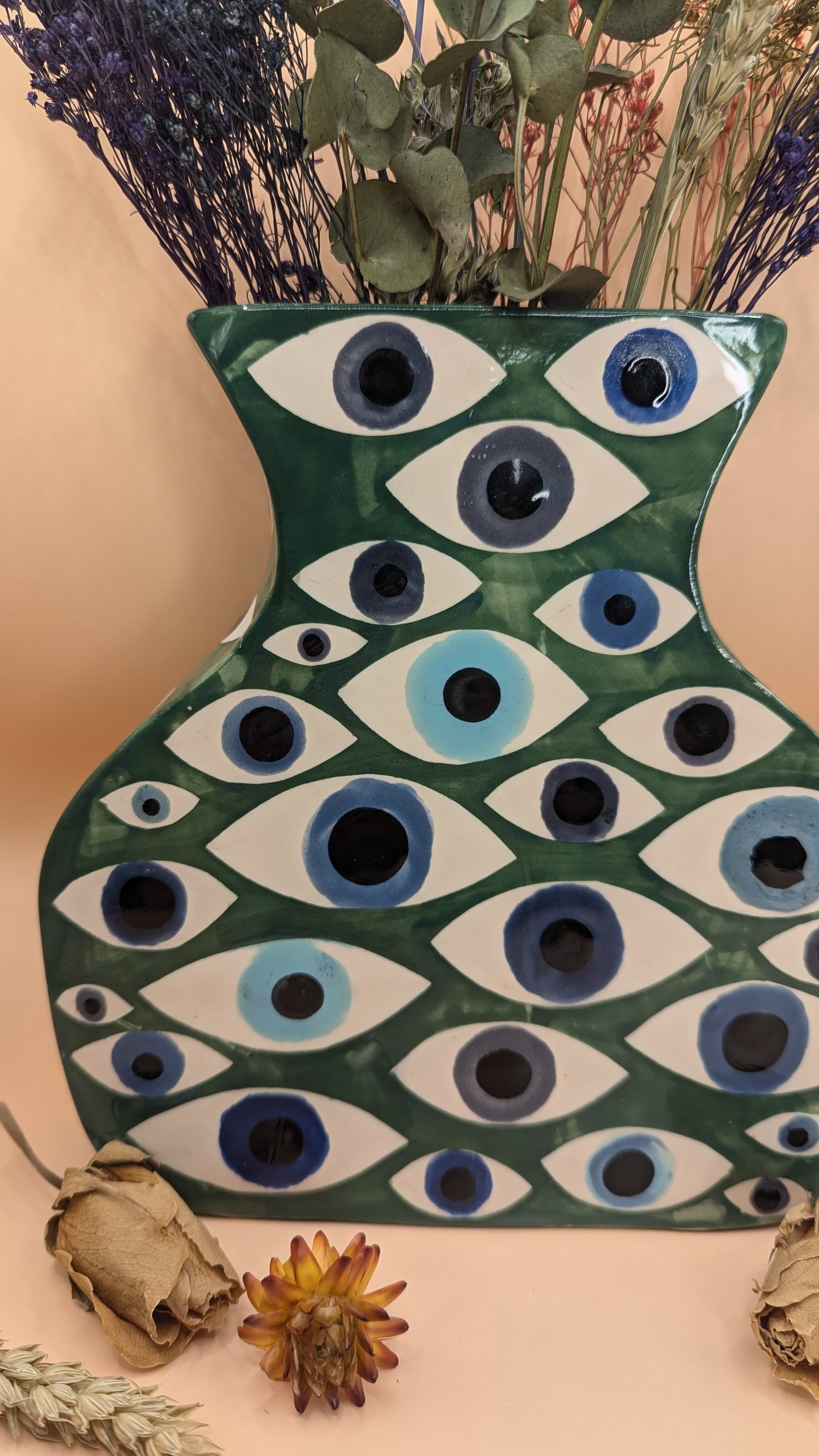 Large Eyes Vase
