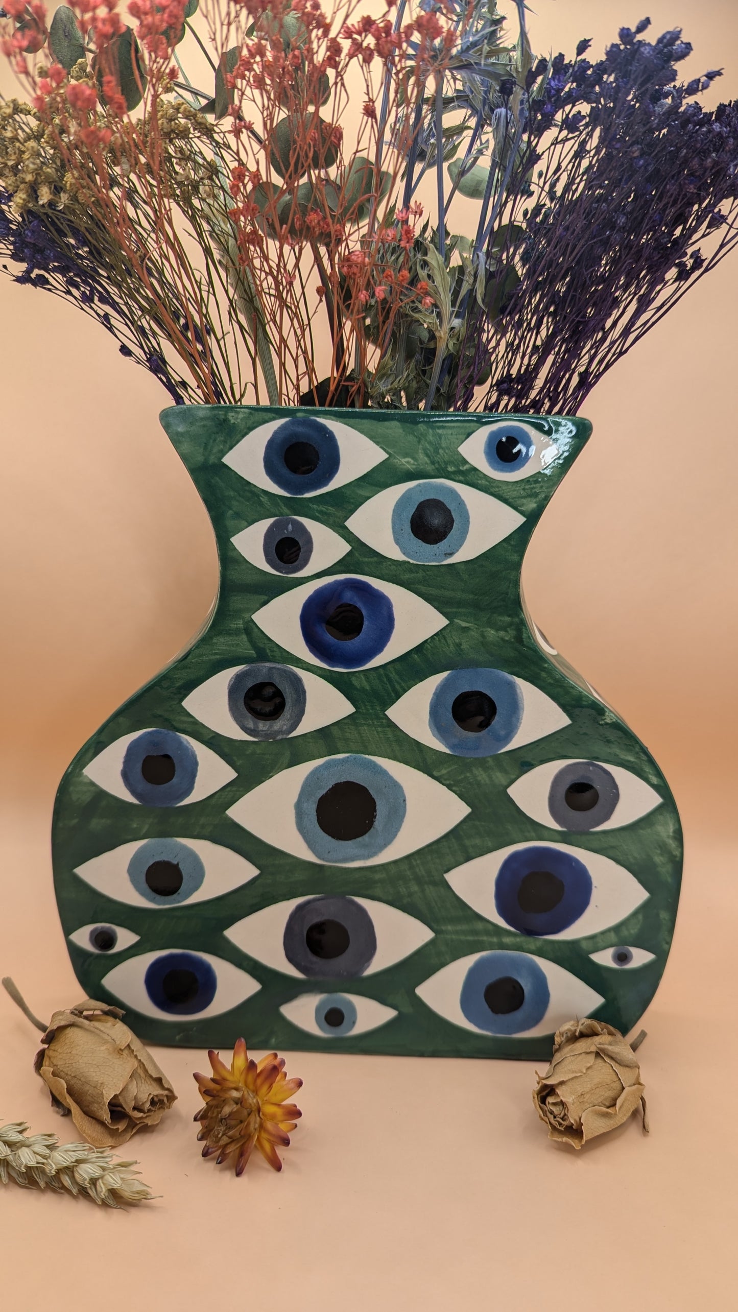 Large Eyes Vase
