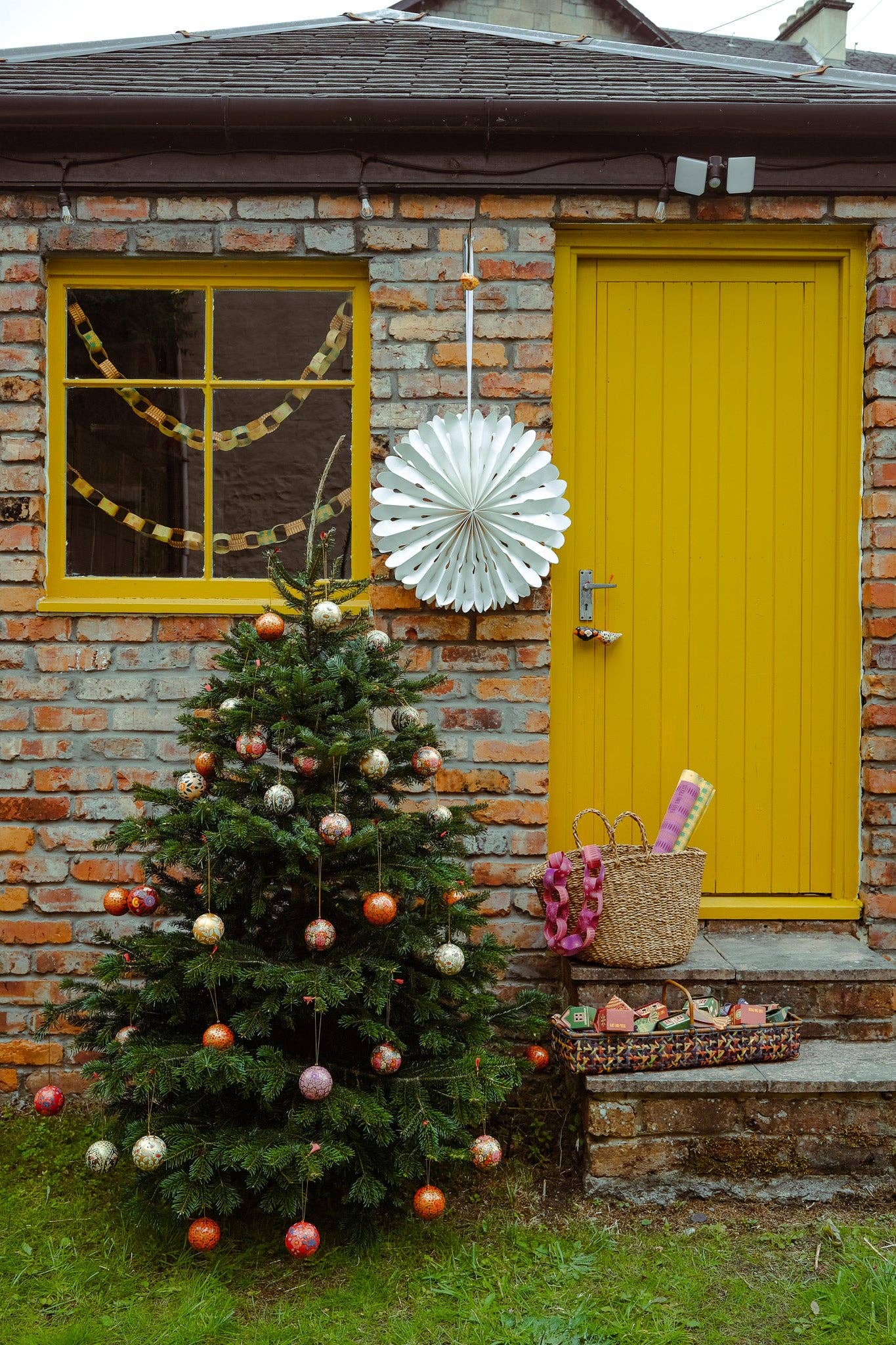 Yellow & Green Paper Chain Kit by East End Press