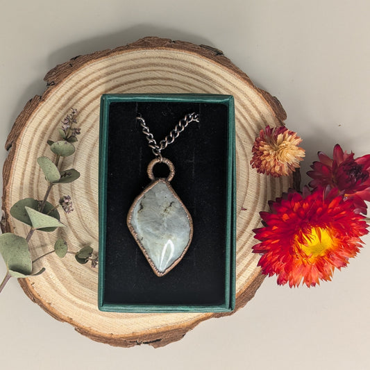 "Enya" Labradorite Pendant