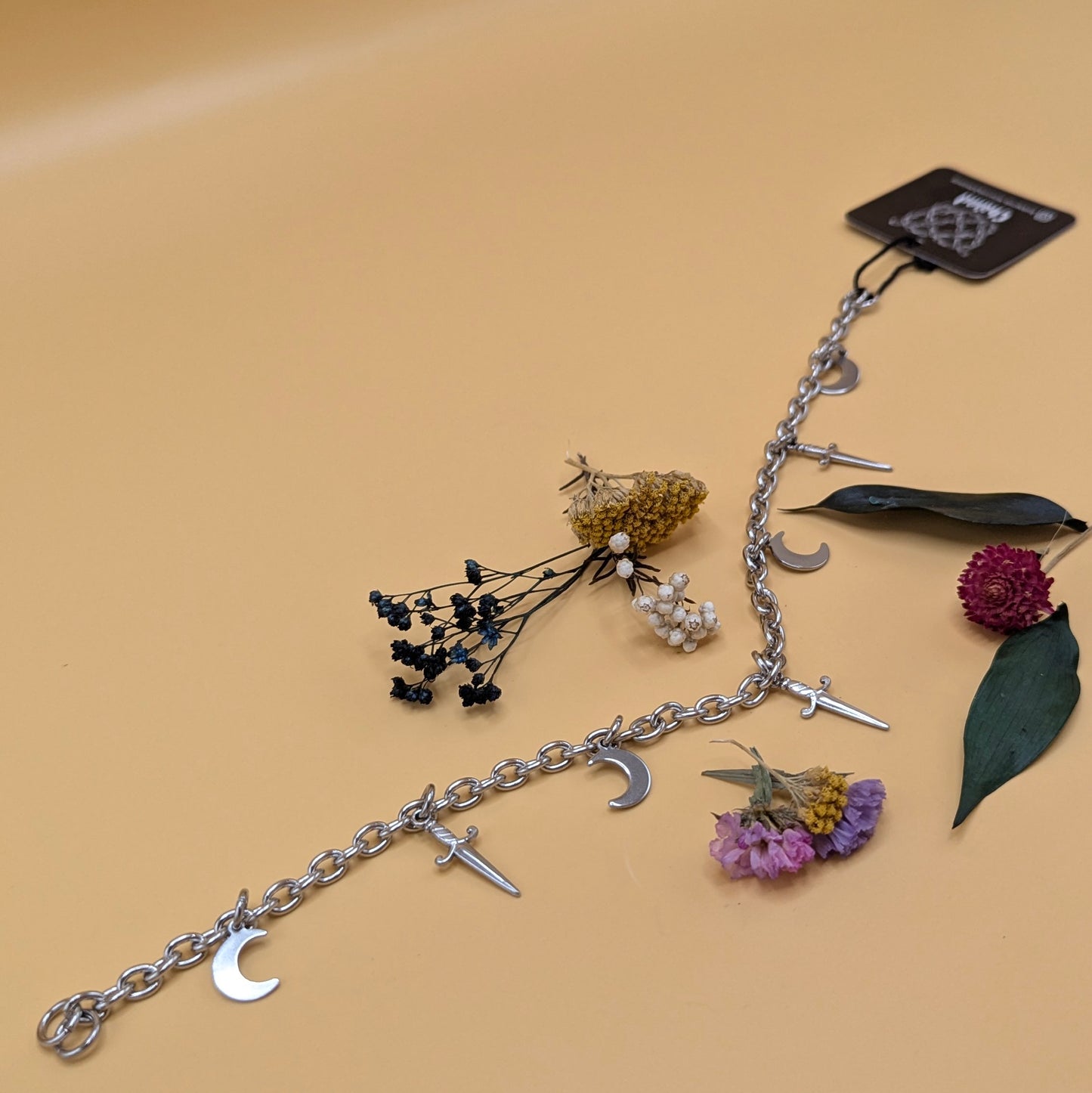 'I Come With Kn!ves' Boot Chain