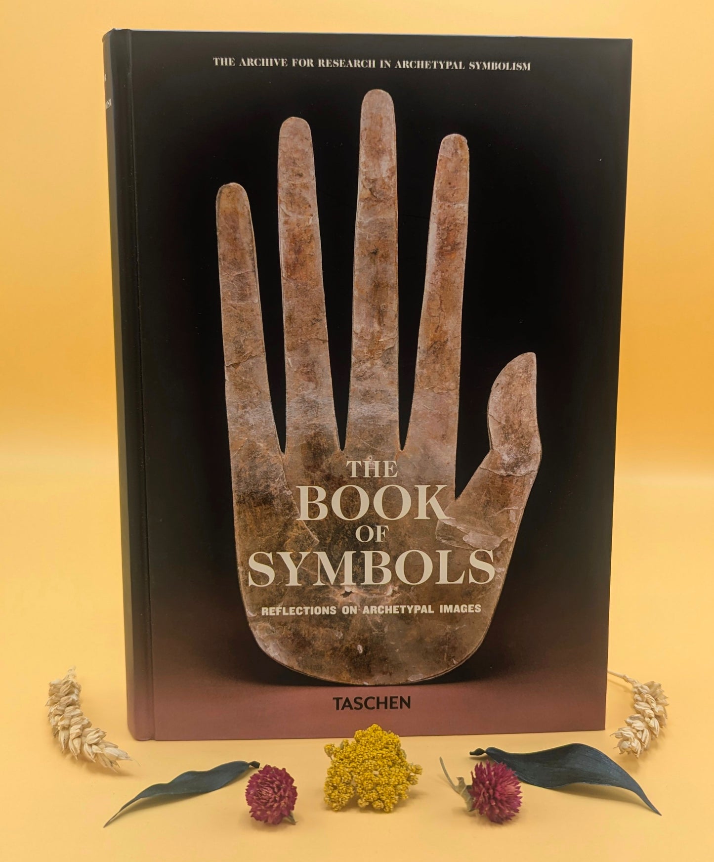 The Book of Symbols. Reflections on Archetypal Images